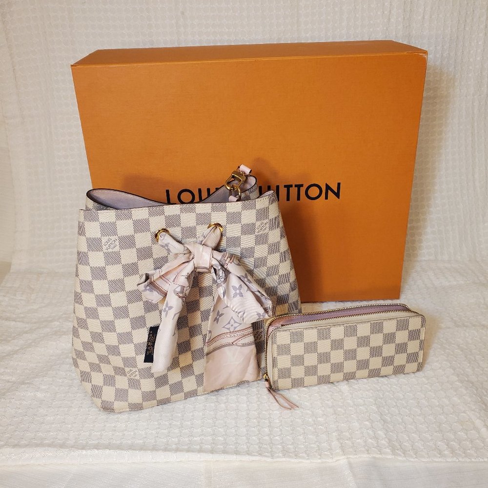 Luis Vuitton Damier Azur Bucket Messenger
